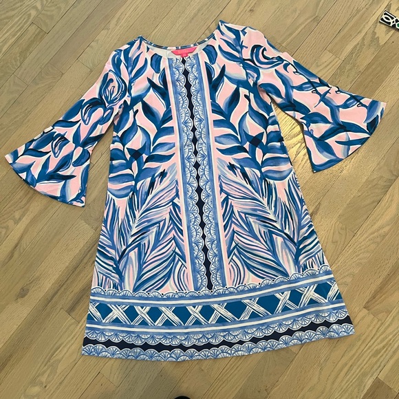 NWT Lilly Pulitzer Shift Dress Blue Palm Print with Bell Sleeves - Picture 2 of 11